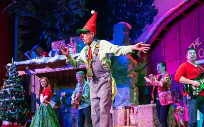 A Comedy Barn Christmas Show | Pigeon Forge, TN